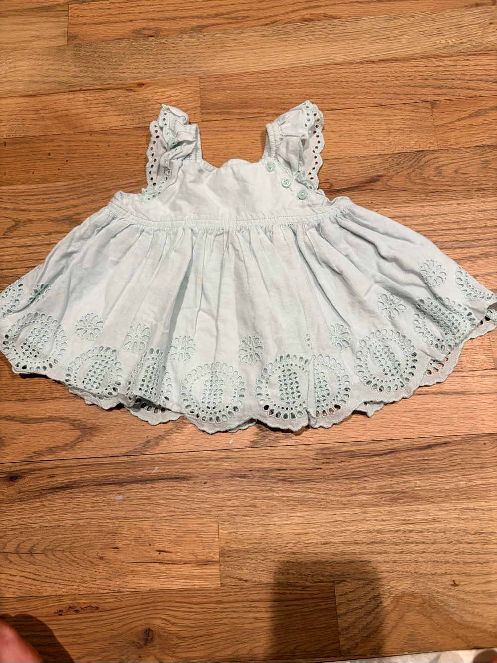 Gap baby girl eyelet flowy shirt with scalloped hem